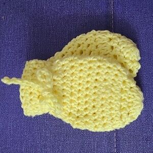 Infant scratch mittens (Preemie sized)
